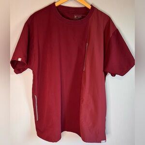 FIGS Men’s Burgundy Scrub Top Size L Technical Collection Short Sleeve